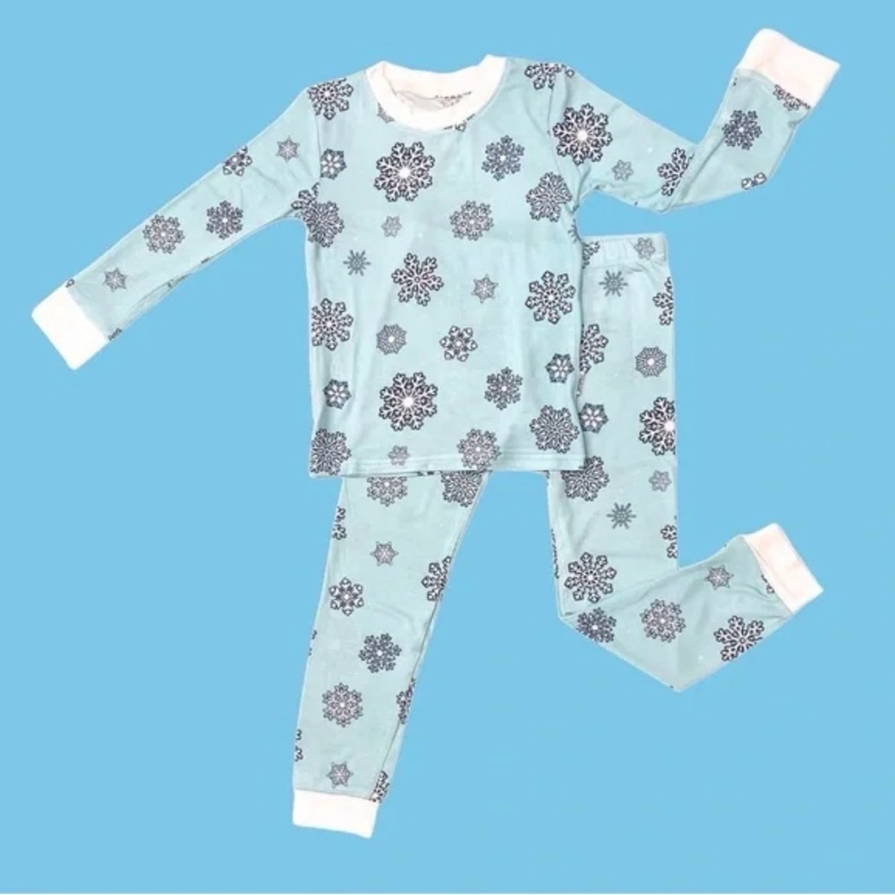 ZIP N BEAR Glistening Snowflake Bamboo Pajama Set - 5/6